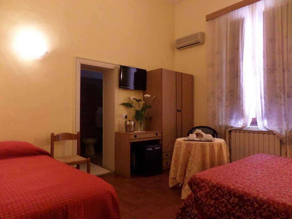 Hotel Delizia Genovese Montecatini Terme Oda fotoğraf